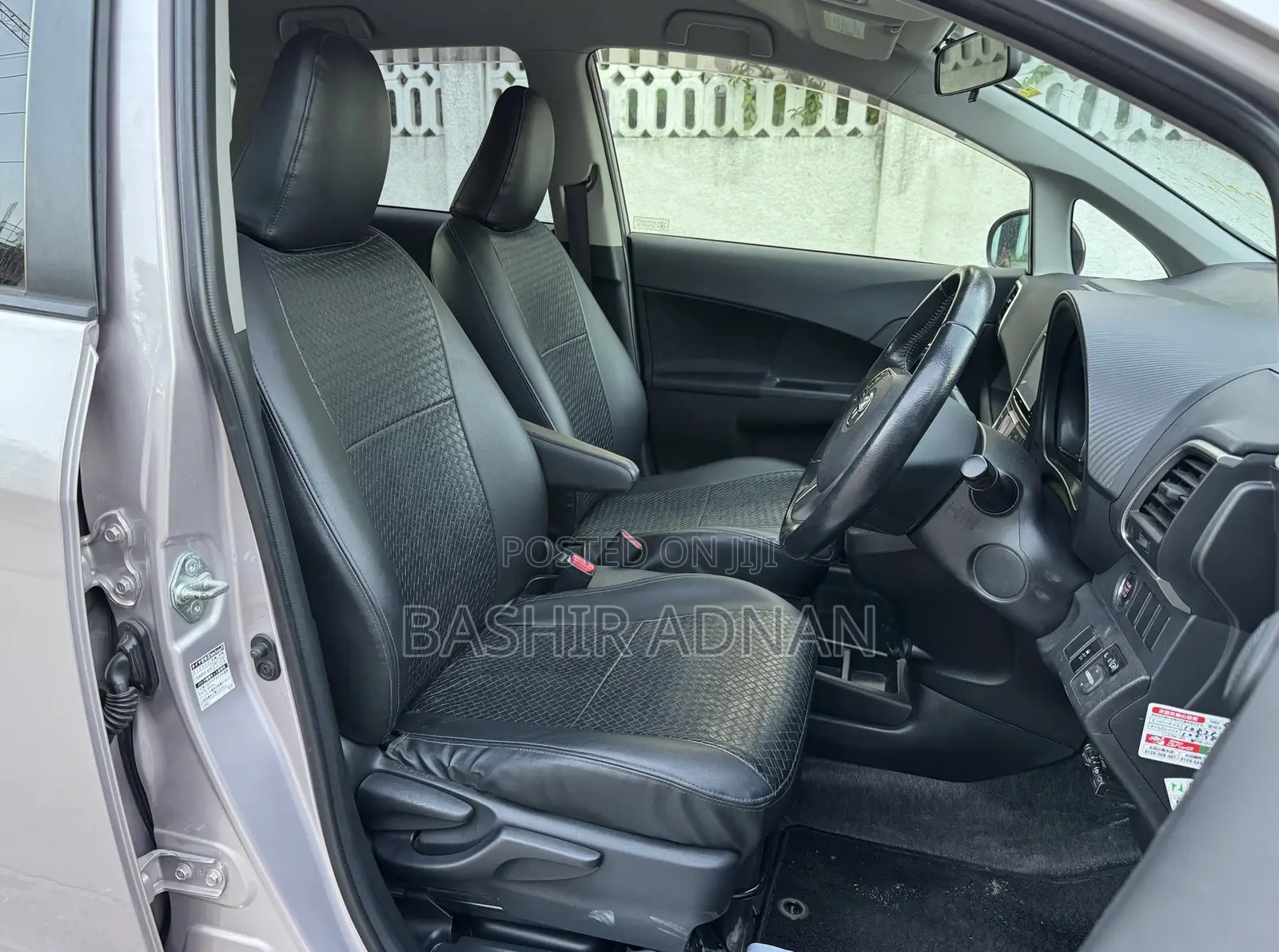 Toyota Ractis 1.3 FWD 2012 Silver