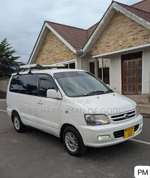 Toyota Noah 2001 White