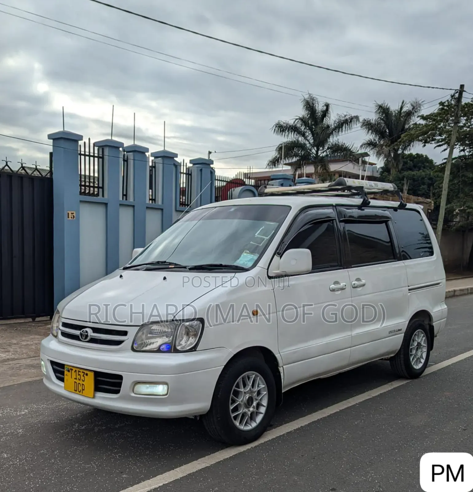 Toyota Noah 2001 White