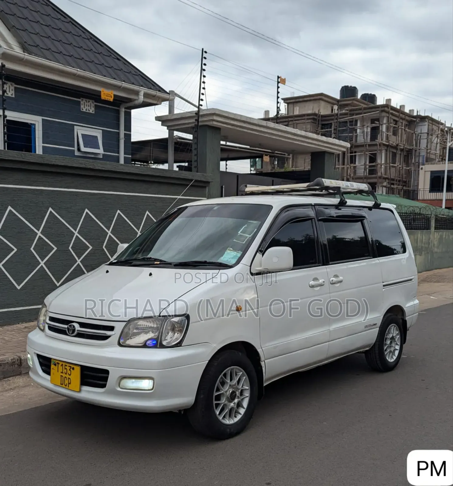 Toyota Noah 2001 White