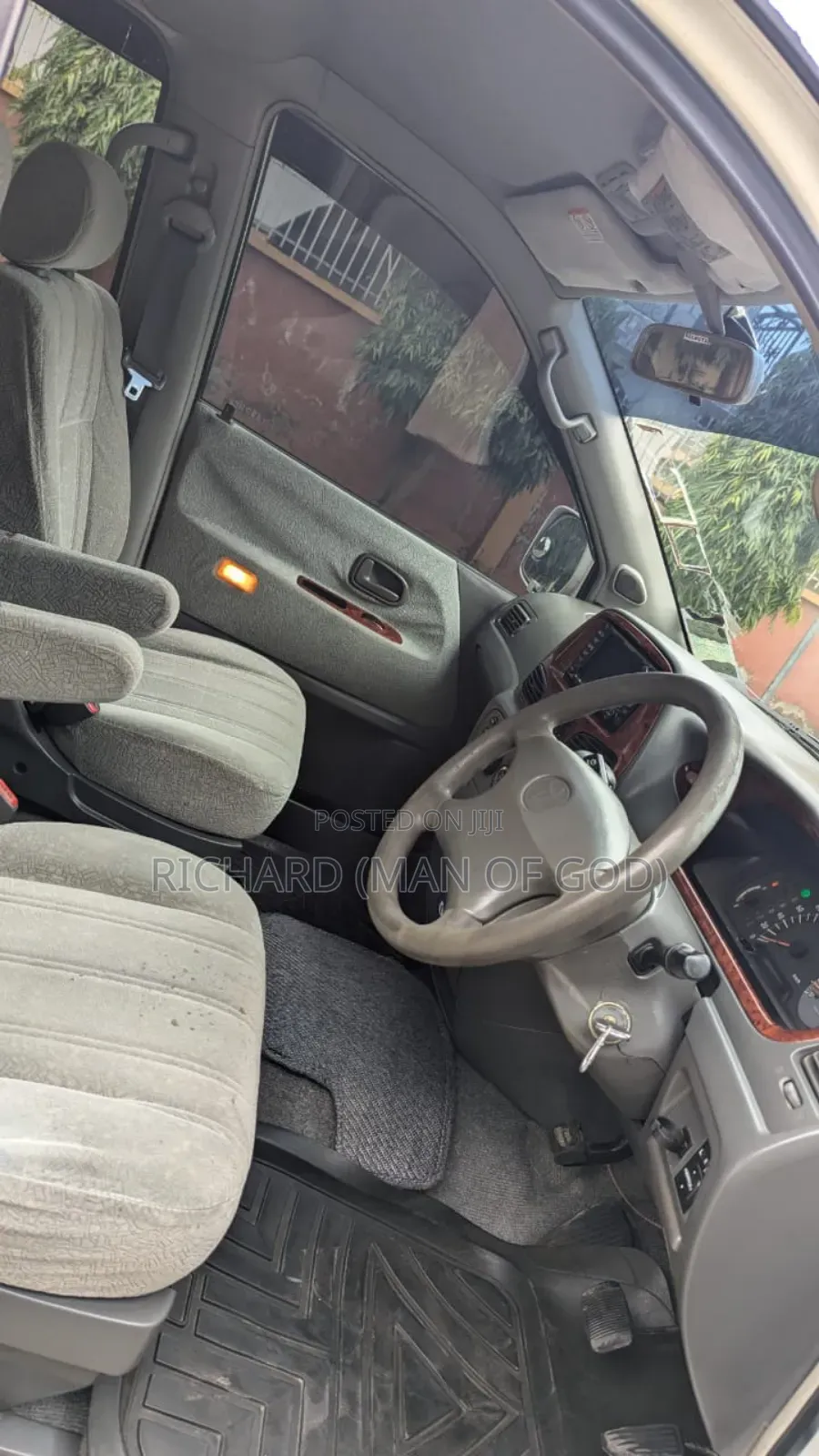 Toyota Noah 2001 White