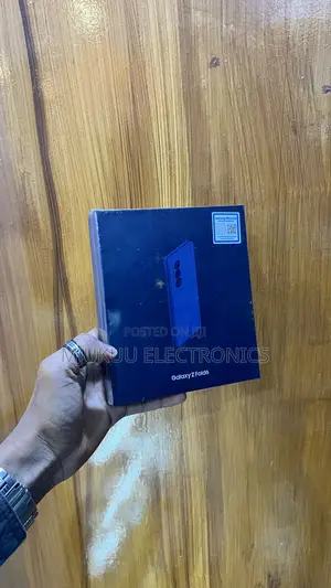 New Samsung Galaxy Z Fold6 256 GB Blue