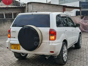 Toyota RAV4 2004 White