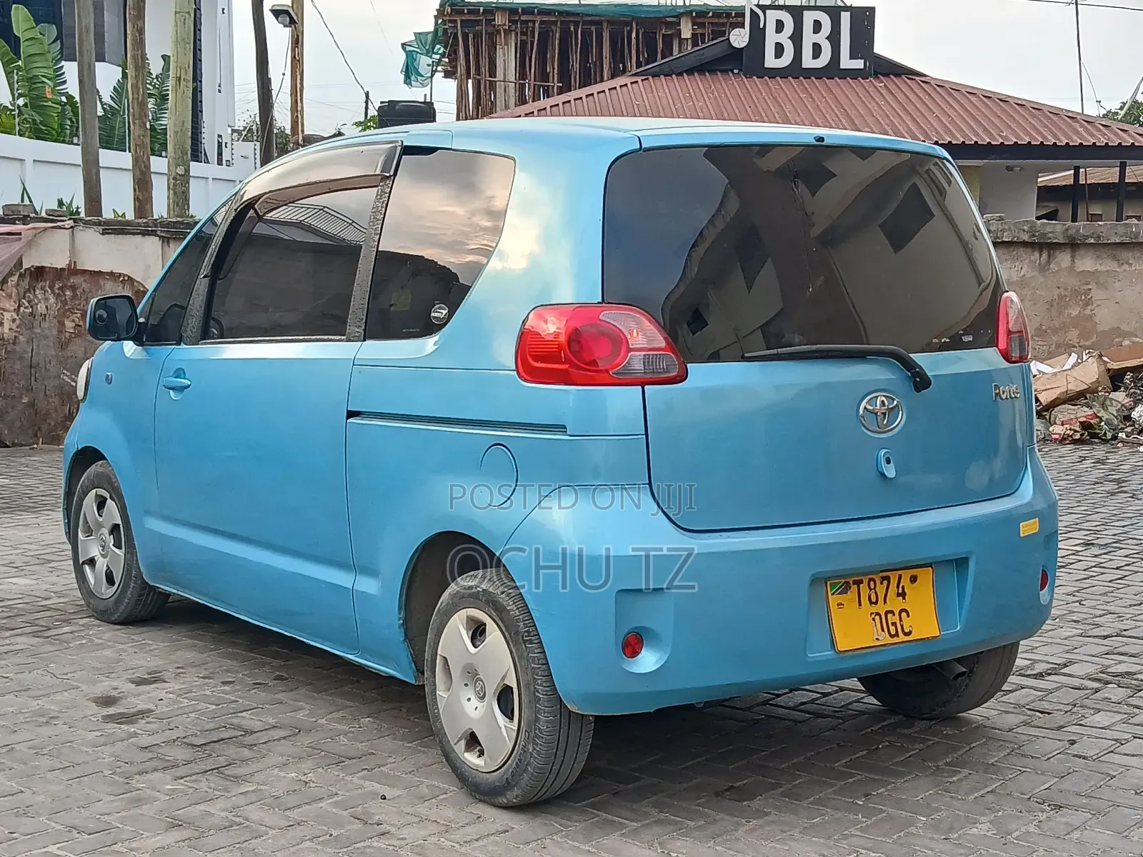 Toyota Porte 2005 Blue