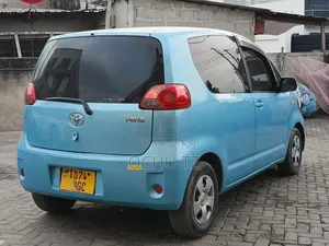 Toyota Porte 2005 Blue