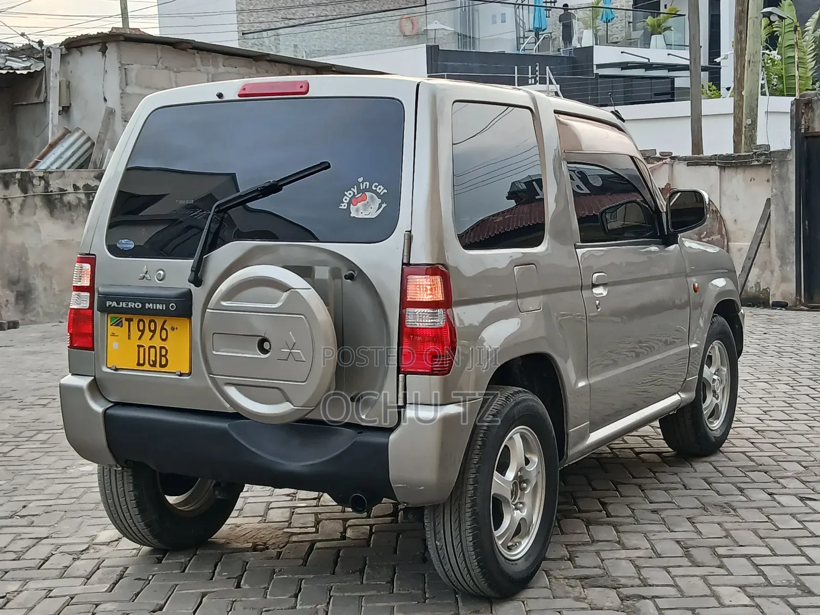 Mitsubishi Pajero 2003 Gold