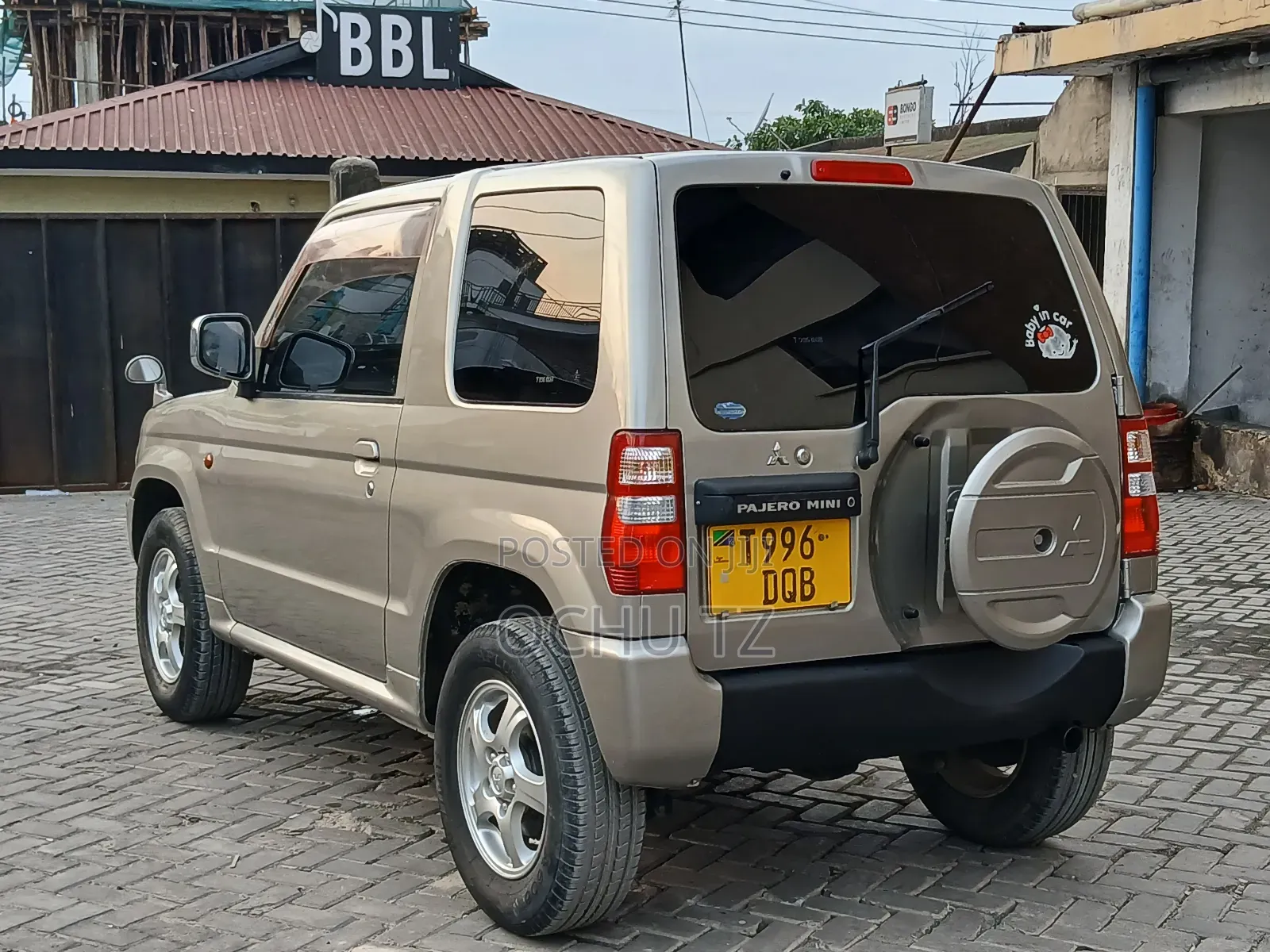 Mitsubishi Pajero 2003 Gold