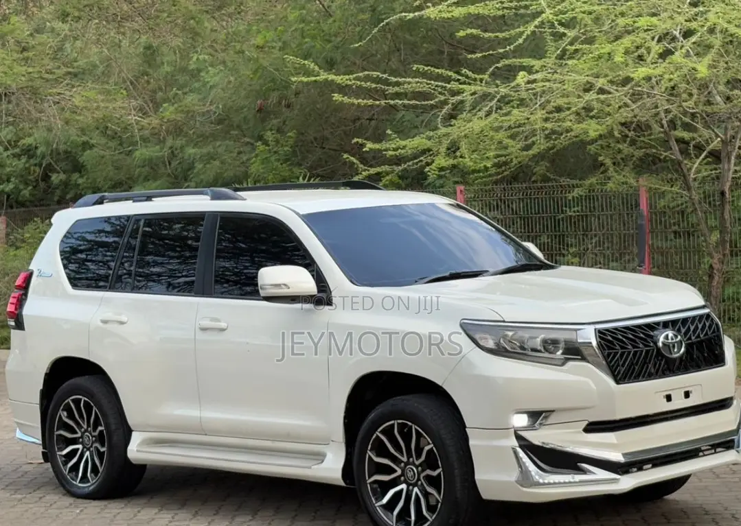 Toyota Land Cruiser Prado 2021 White