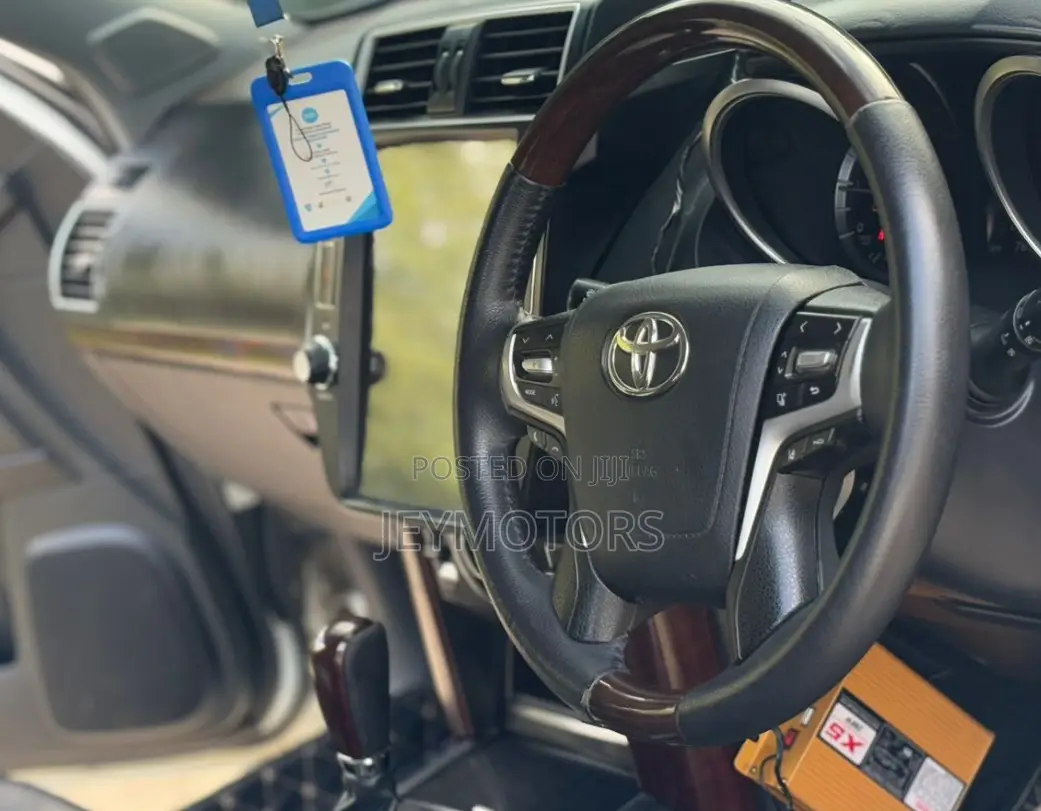 Toyota Land Cruiser Prado 2021 White