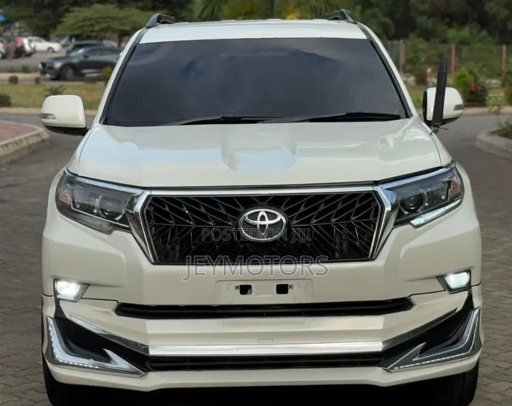 Toyota Land Cruiser Prado 2021 White