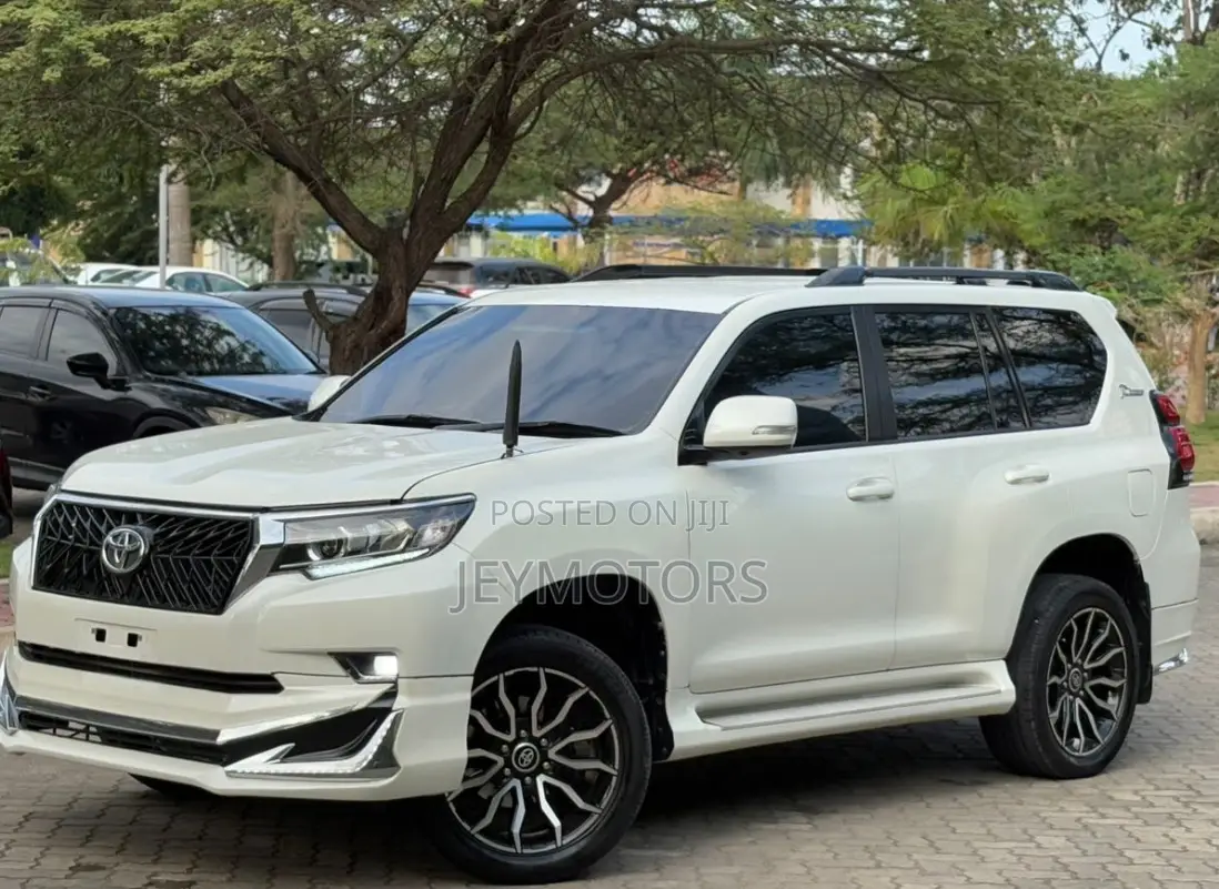Toyota Land Cruiser Prado 2021 White