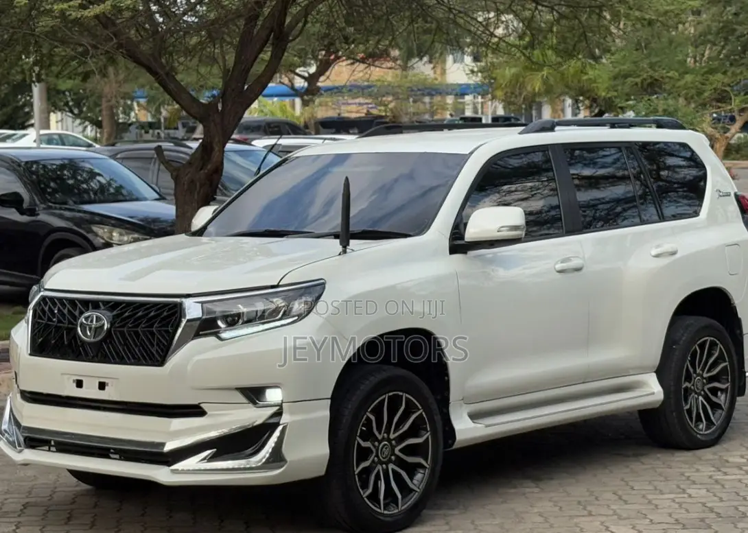 Toyota Land Cruiser Prado 2021 White