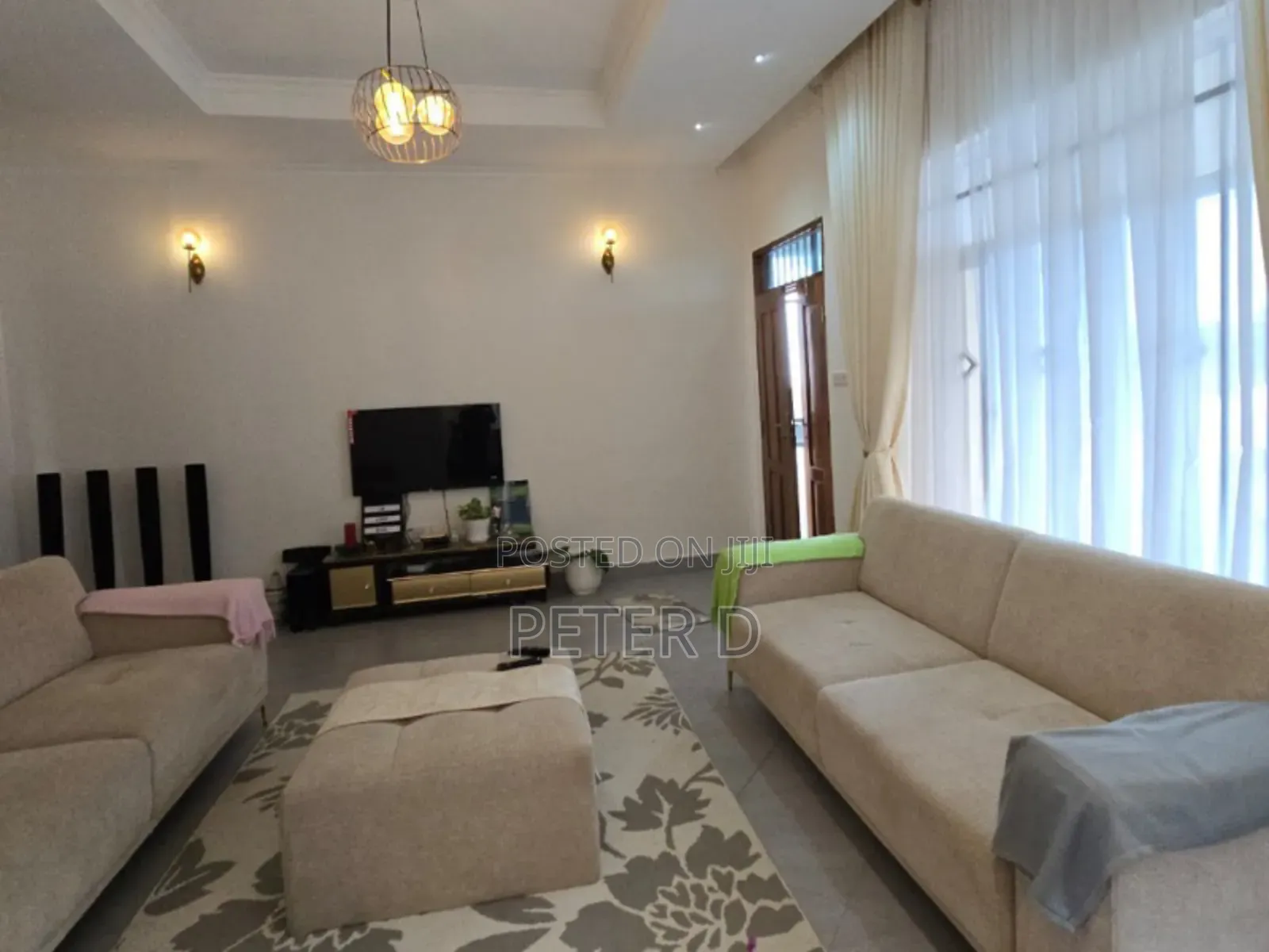 5bdrm Maisonette in Goba for sale