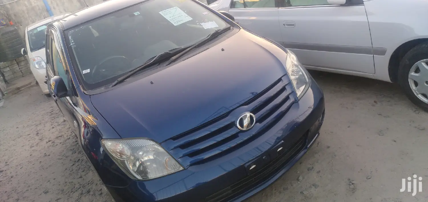 Toyota IST 2006 Blue