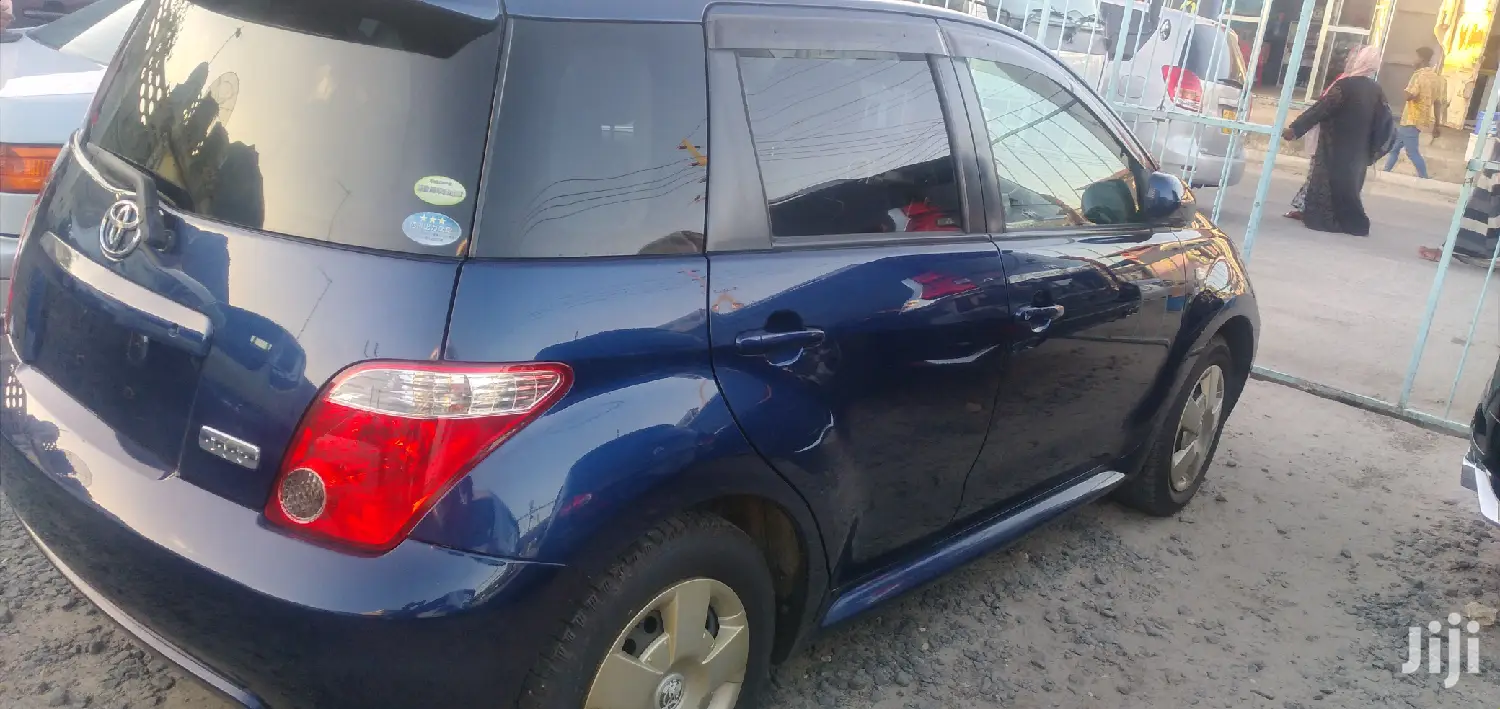 Toyota IST 2006 Blue