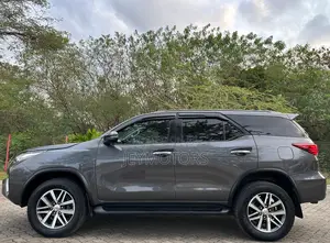 Toyota Fortuner 2018 Gray