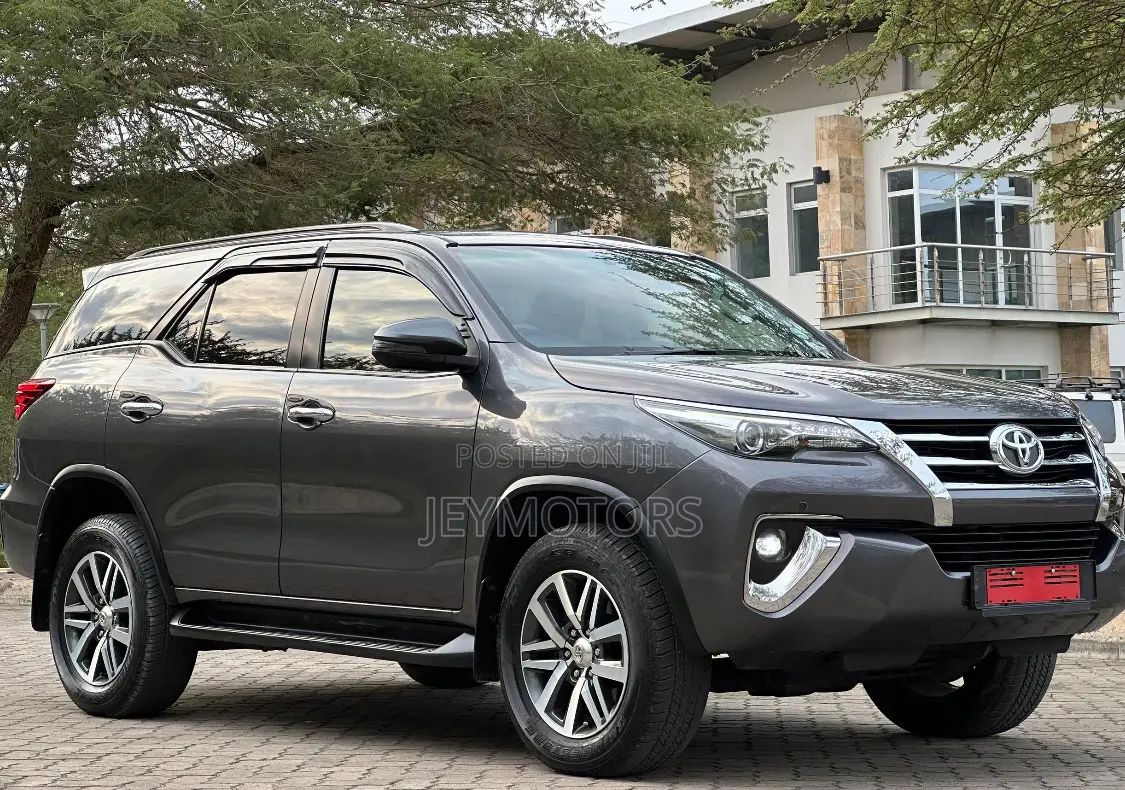 Toyota Fortuner 2018 Gray