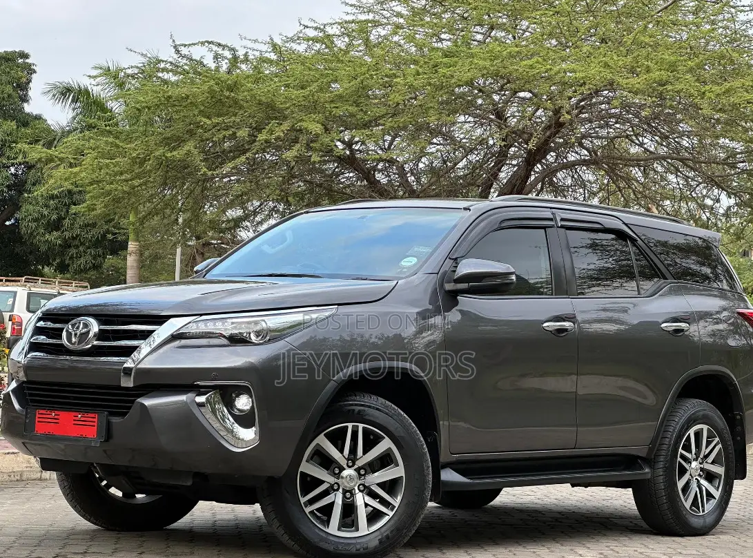 Toyota Fortuner 2018 Gray