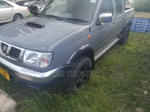 Nissan Hardbody 2400i 4x4 Double Cab 2007 Green