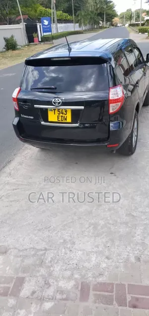 Toyota Vanguard 2010 Black