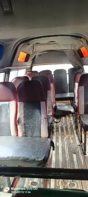 Toyota HiAce 2002 White