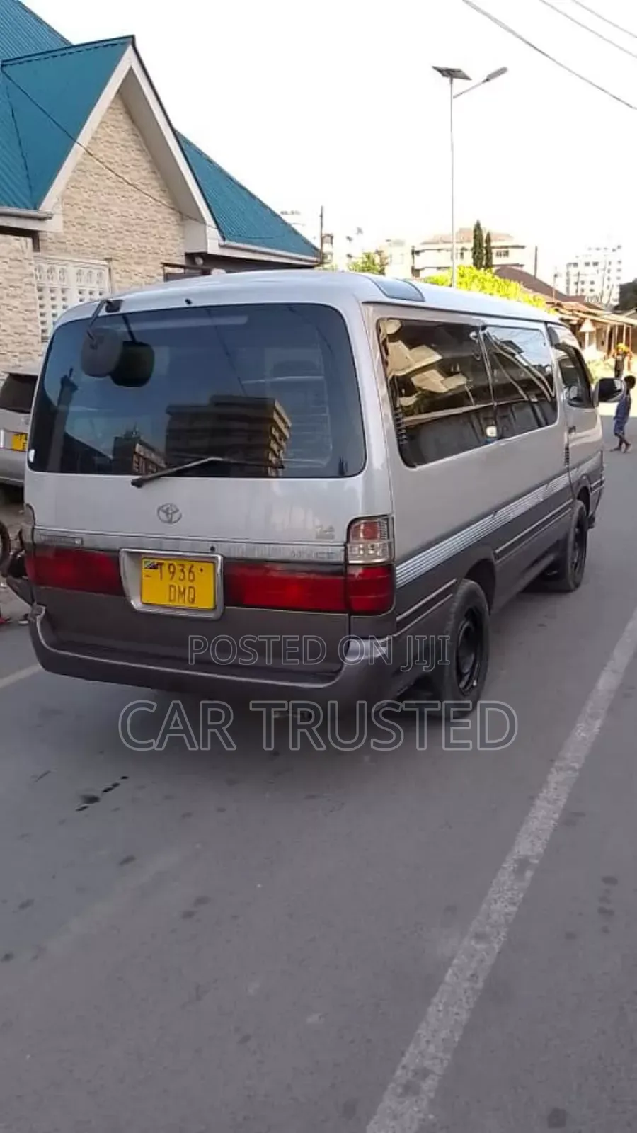 Toyota HiAce 2000 Silver