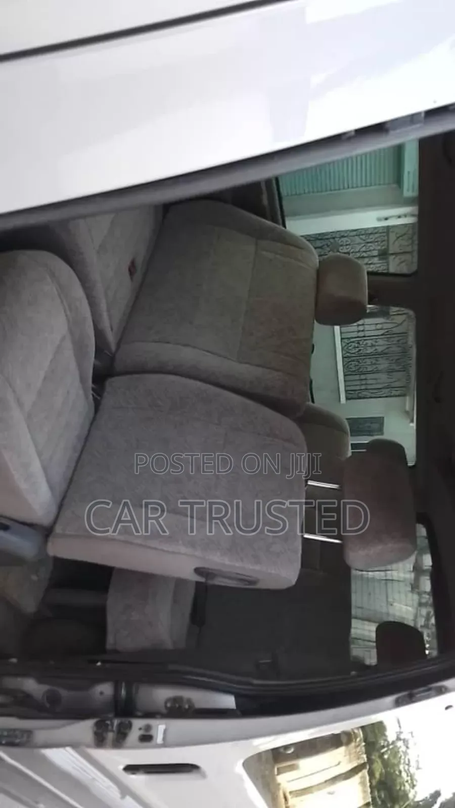 Toyota HiAce 2000 Silver