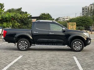 Nissan Navara 2020 Black