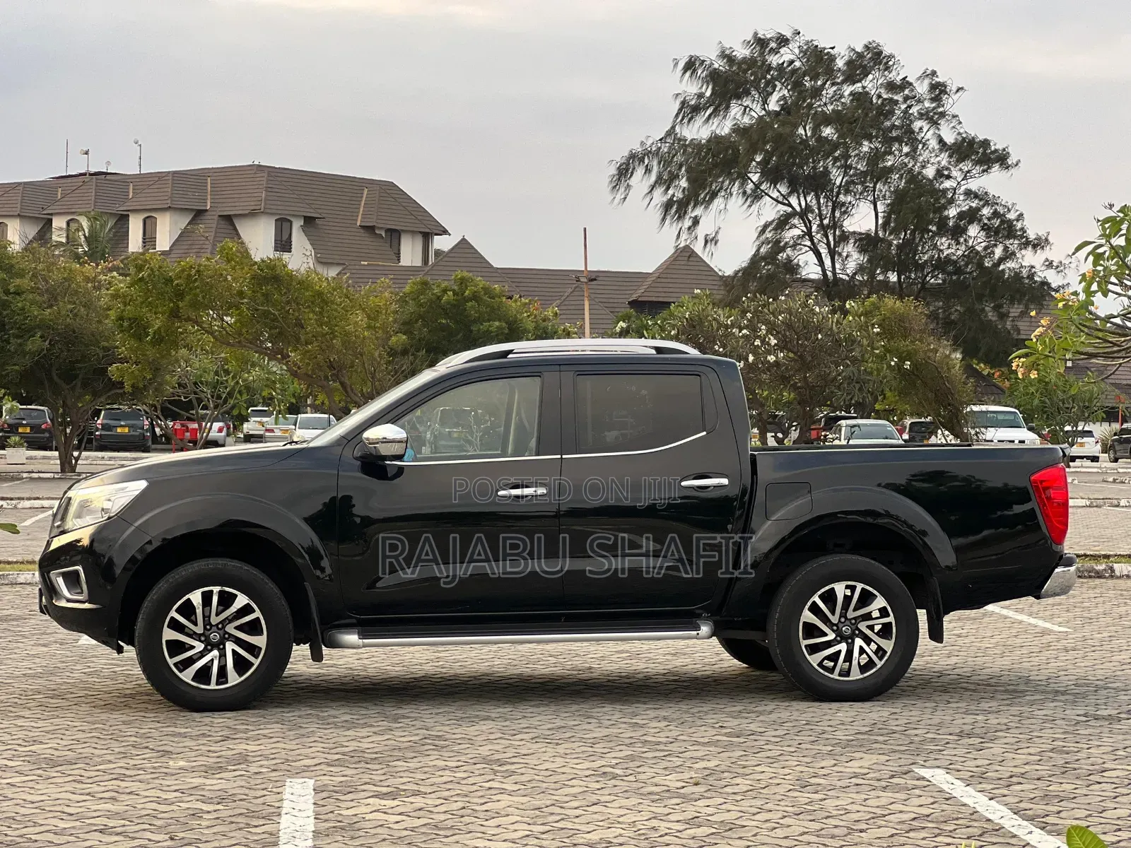 Nissan Navara 2020 Black