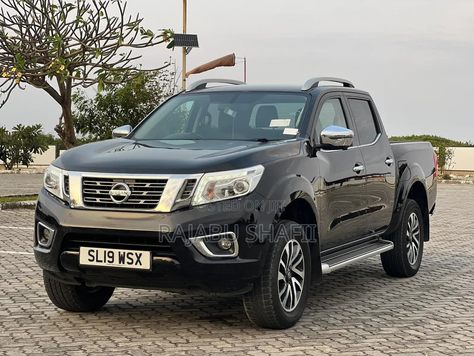 Nissan Navara 2020 Black