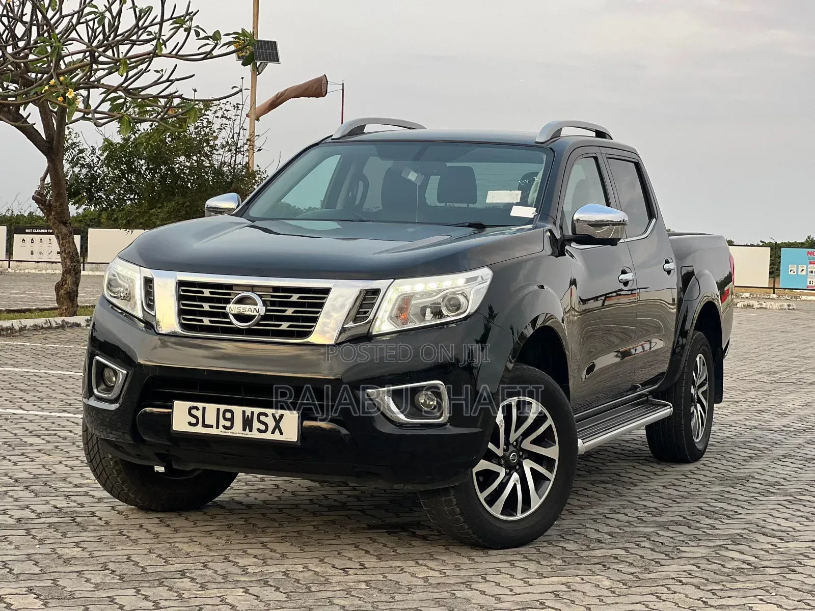 Nissan Navara 2020 Black
