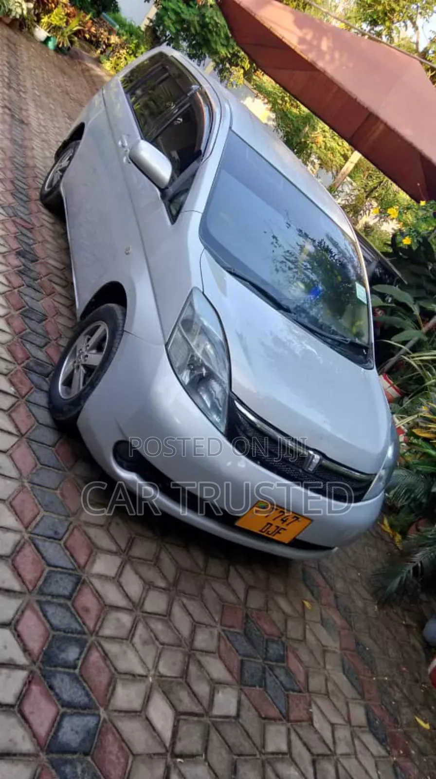 Toyota ISIS 1.8 L 2006 Silver