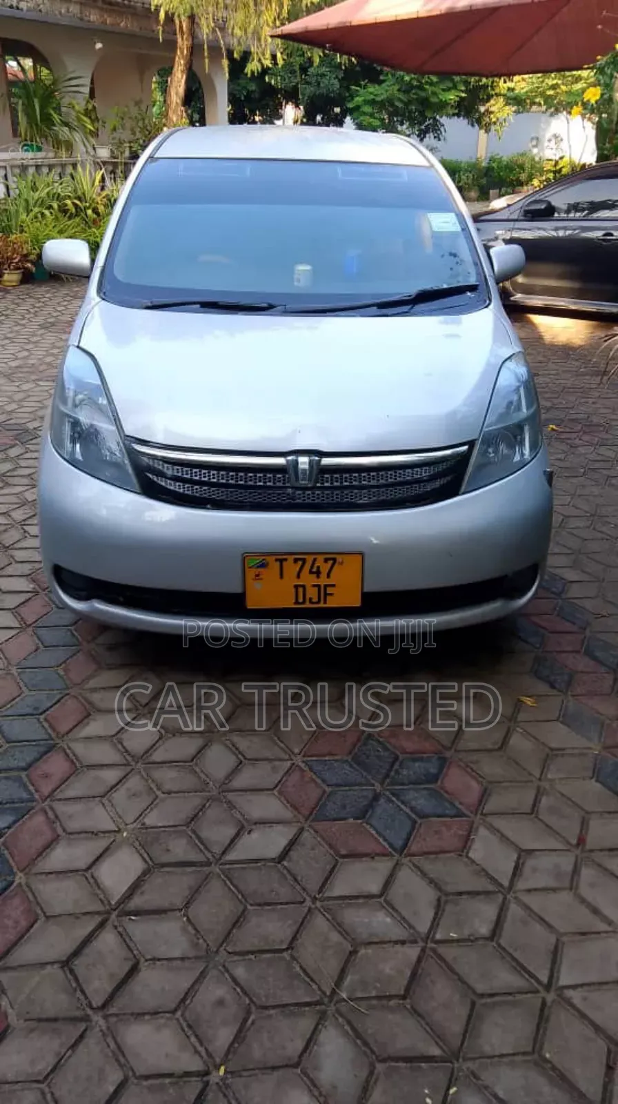Toyota ISIS 1.8 L 2006 Silver