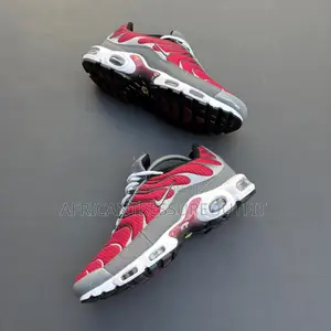 Nike Air Max Plus Sneakers Collection
