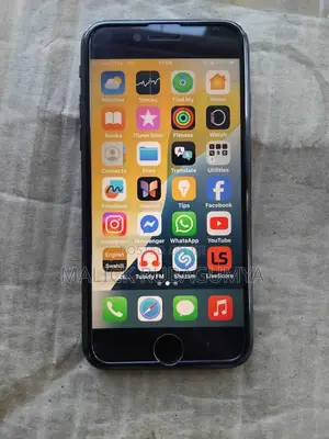Photo - Apple iPhone SE (2020) 128 GB Black