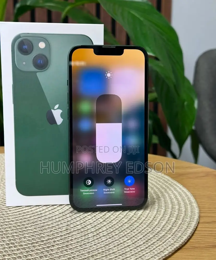 New Apple iPhone 13 128 GB Green
