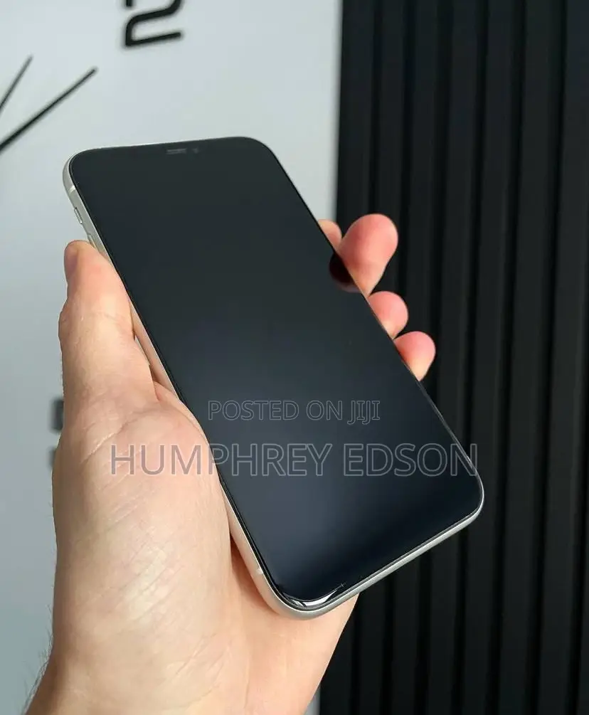 New Apple iPhone 11 128 GB White