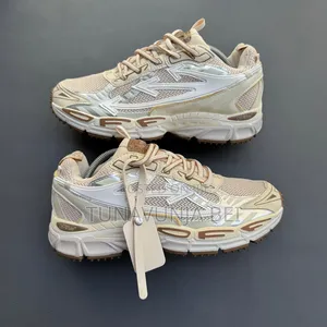Off Whitee Sneakers Full Box