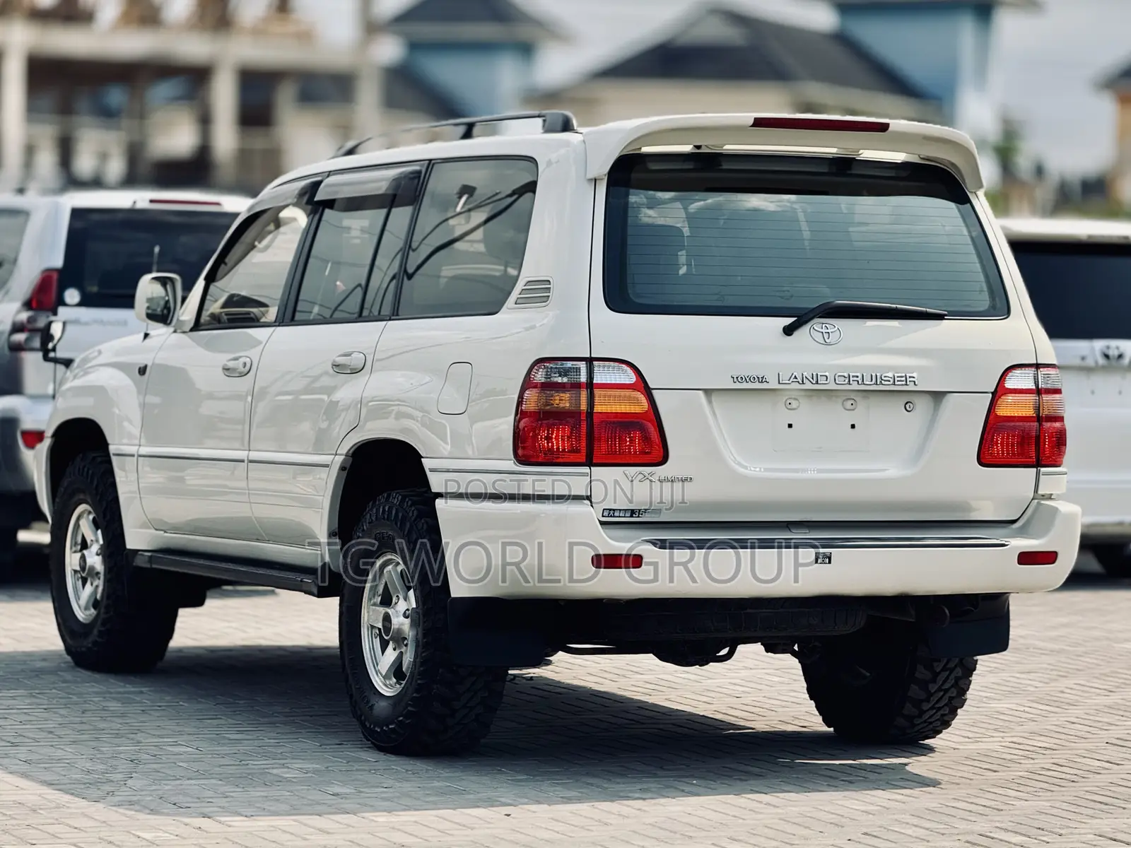 Toyota Land Cruiser HDJ 100 2001 White