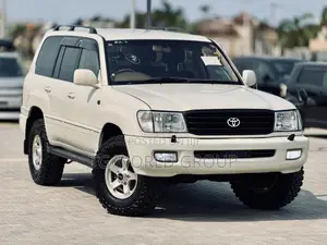 Toyota Land Cruiser HDJ 100 2001 White