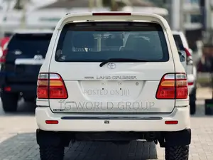 Toyota Land Cruiser HDJ 100 2001 White