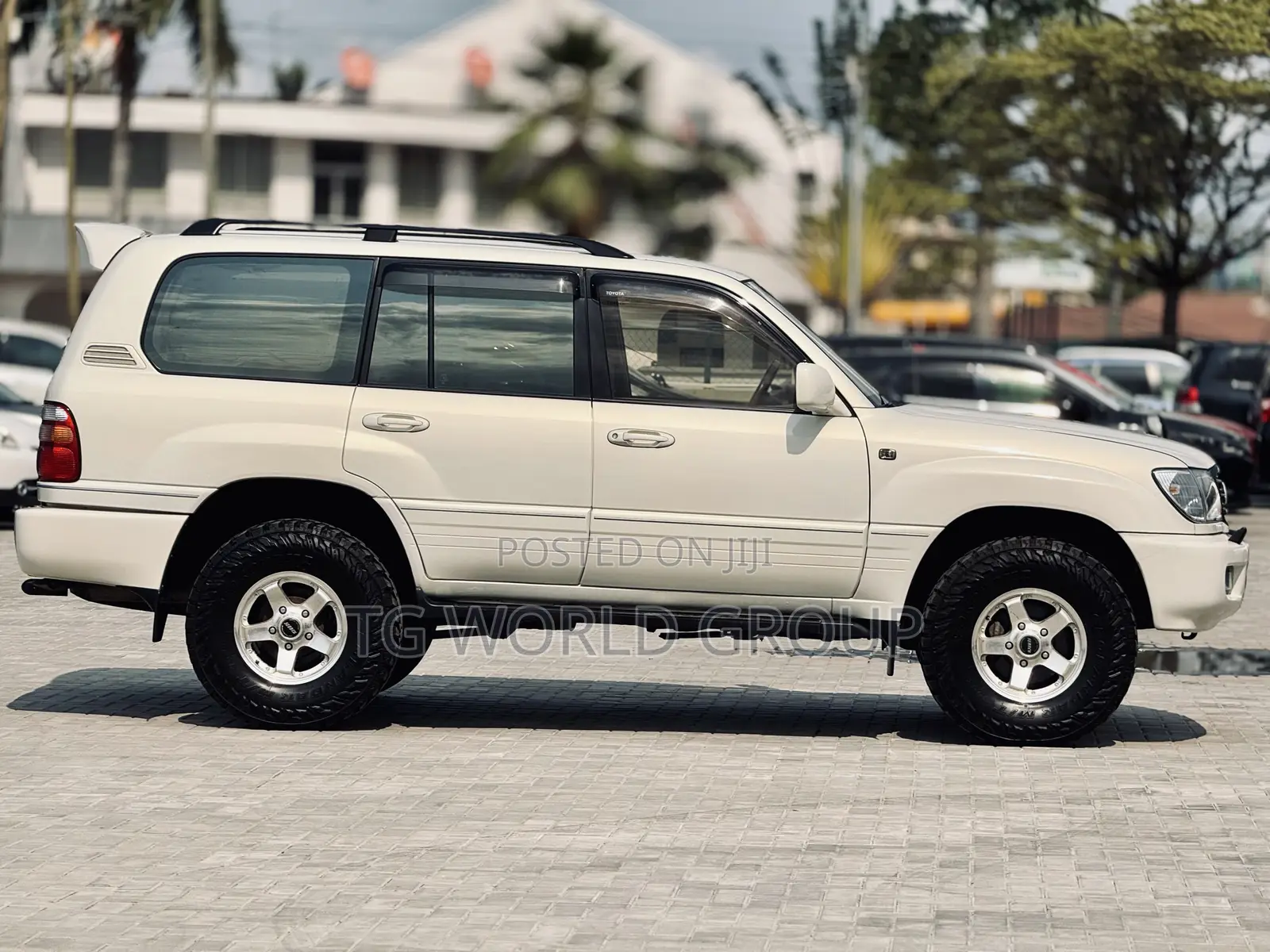 Toyota Land Cruiser HDJ 100 2001 White
