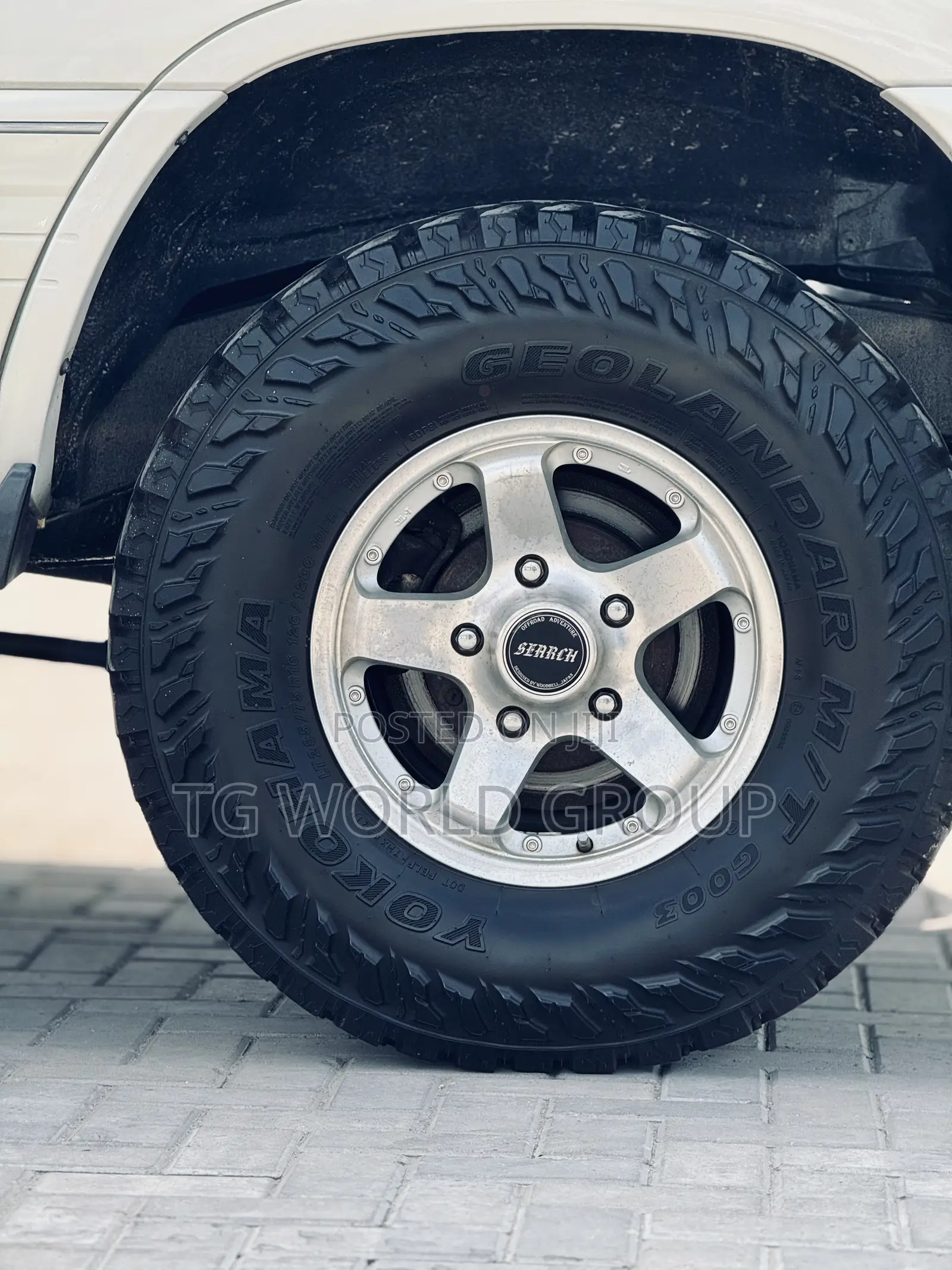 Toyota Land Cruiser HDJ 100 2001 White