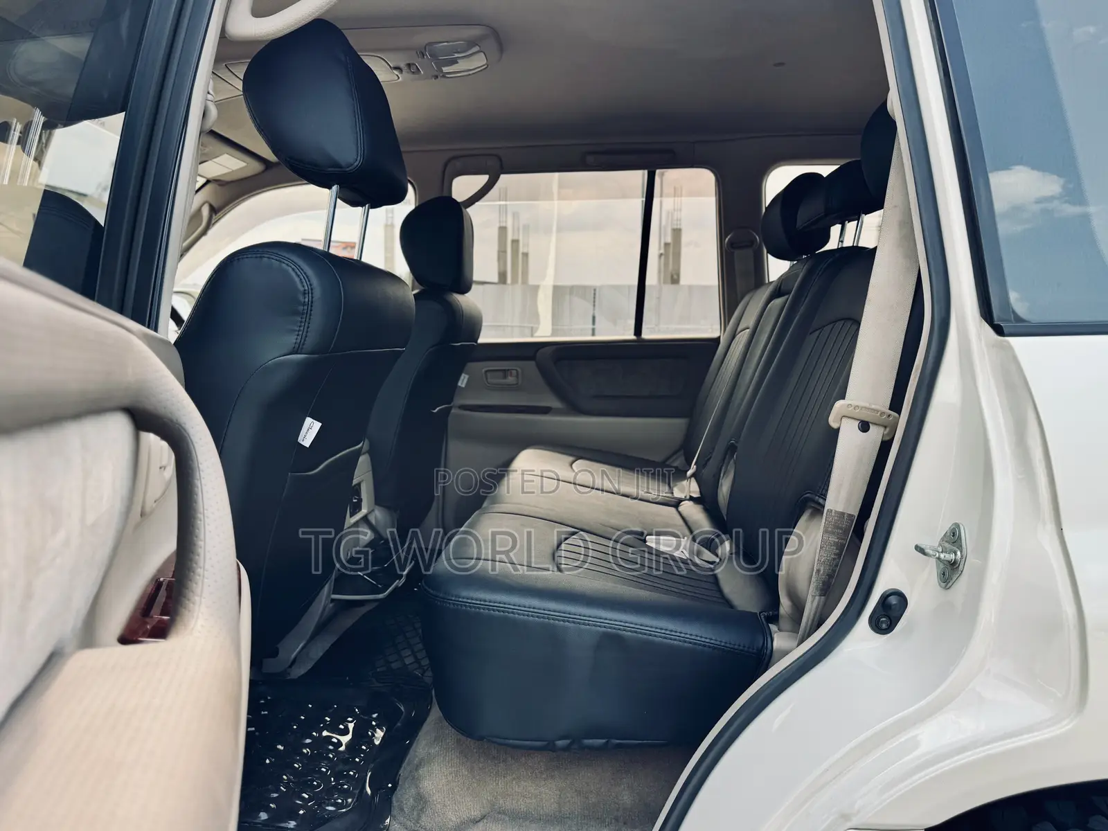 Toyota Land Cruiser HDJ 100 2001 White