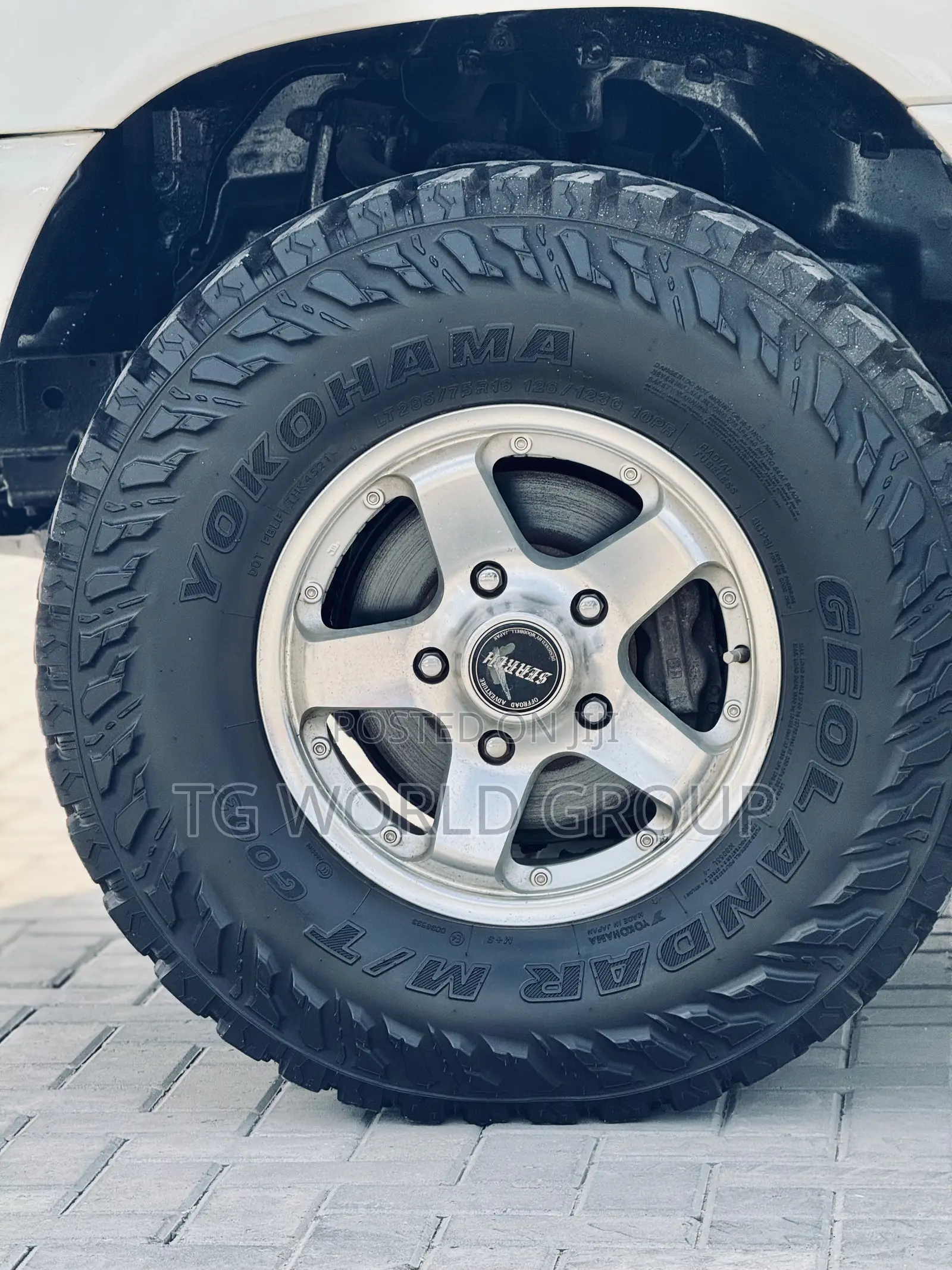 Toyota Land Cruiser HDJ 100 2001 White