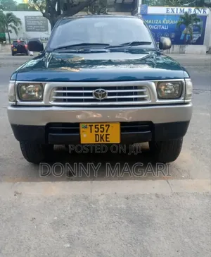 Toyota Hilux 2001 Green