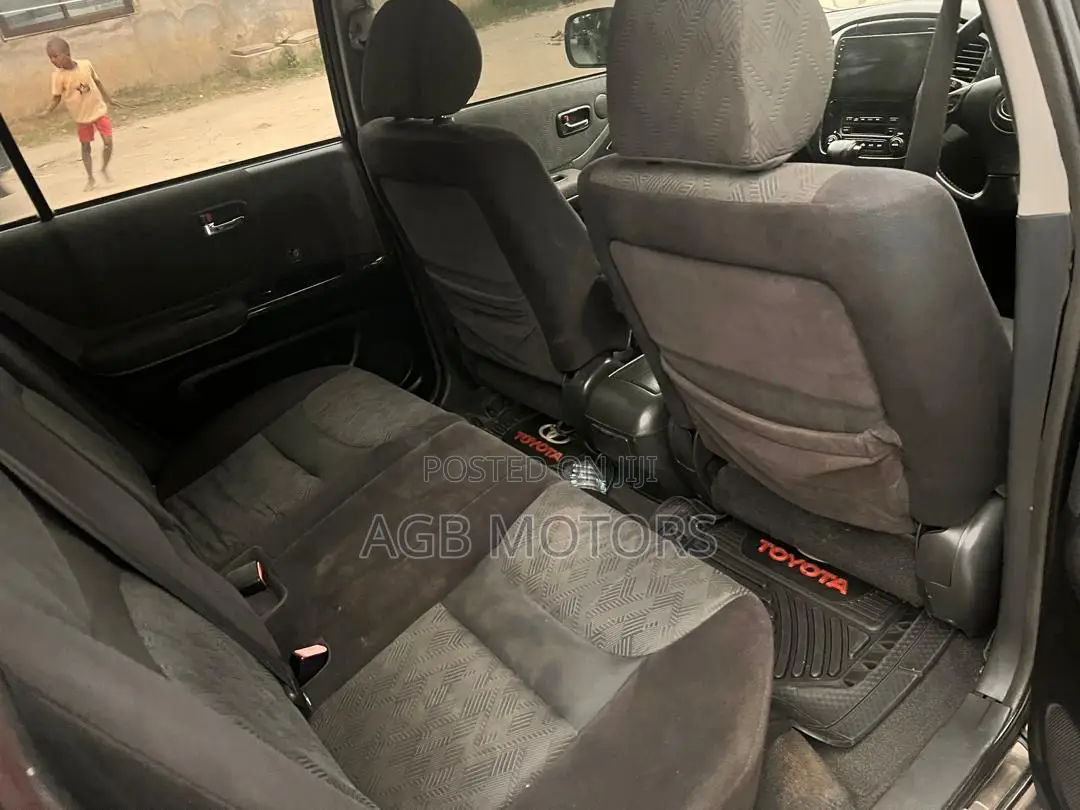 Toyota Kluger 2002 Black