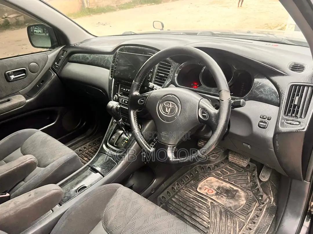 Toyota Kluger 2002 Black