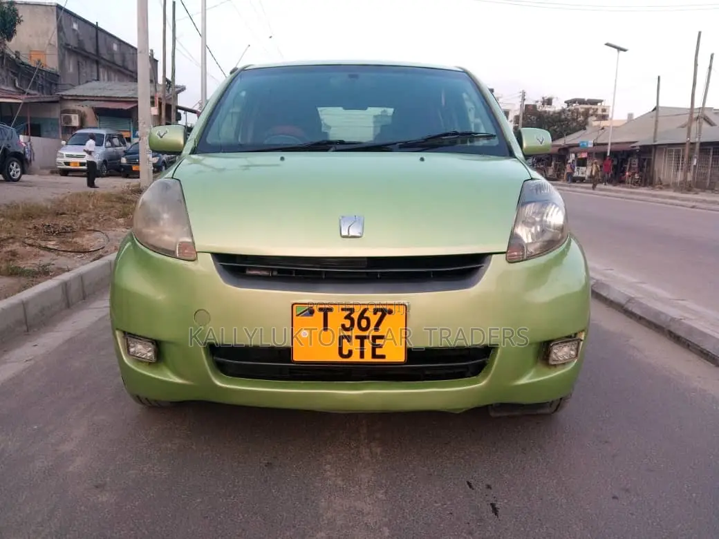 Toyota Passo 2005 Green