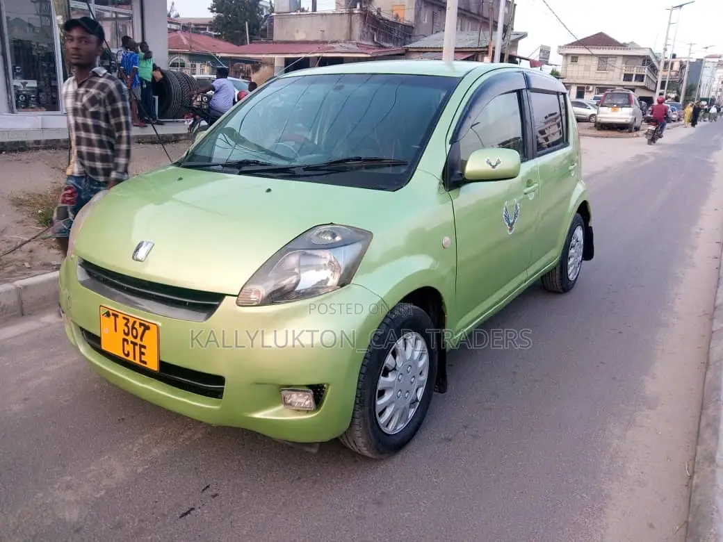 Toyota Passo 2005 Green